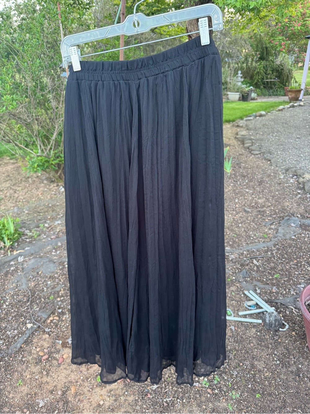 Women's Black Maxi Skirt with Elastic Waistband — Elegant Flowy Design